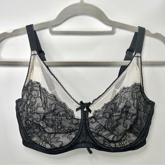 Wacoal Other - Wacoal Black & Cream Lace Underwire Adjustable Strap Bra 38DD